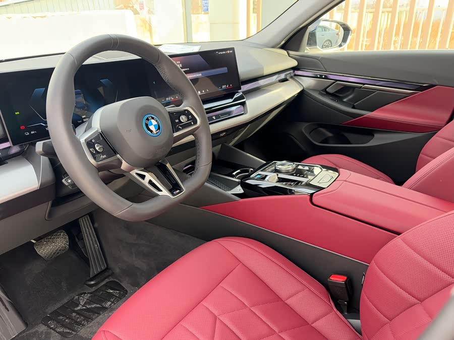 BMW i5 2025 #8 BMW i5 2025 car image #8