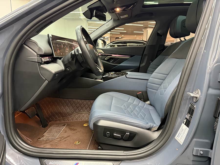 BMW 5 Series 2024 car image #8
