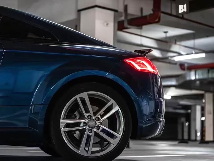 Audi TT 2016 car image #8