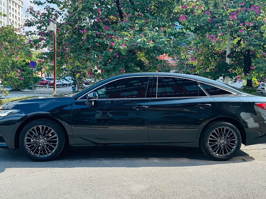 Toyota Avalon 2023 car image #8