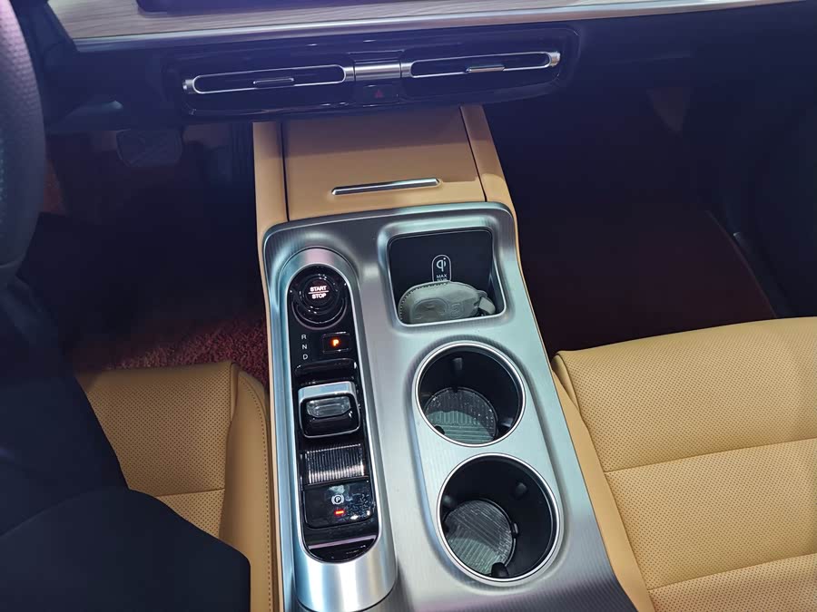 GAC Trumpchi E8 2025 imagem de carro #8