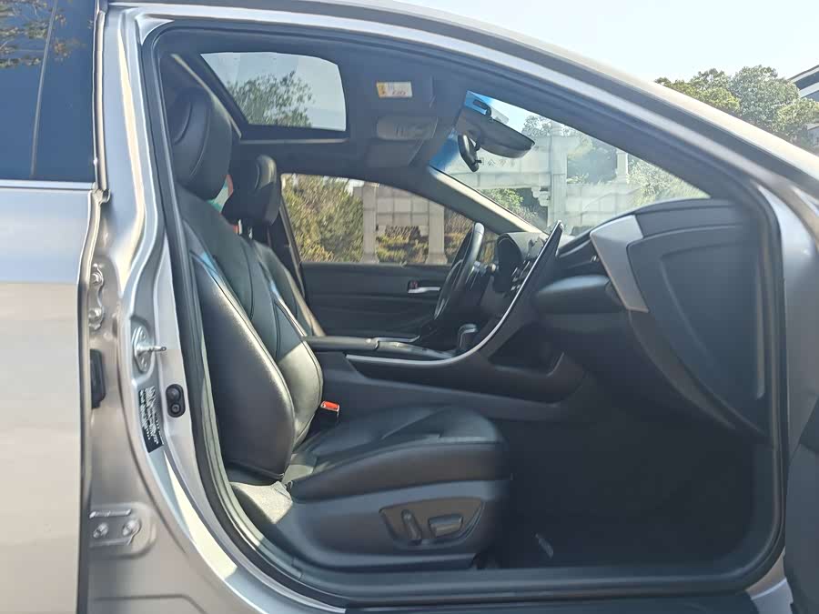 Toyota Avalon 2021 car image #8