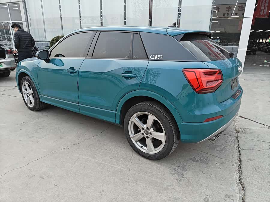 Audi Q2L 2021 car image #8