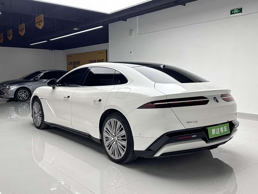 Denza Z9 2024 #8 Denza Z9 2024 car image #8