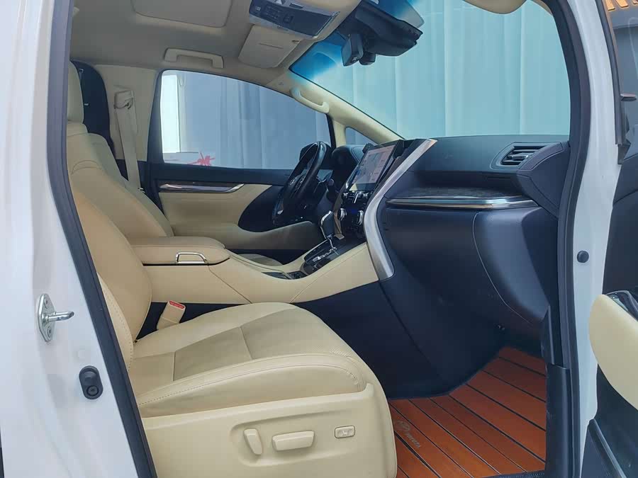 Toyota Alphard 2023 car image #8