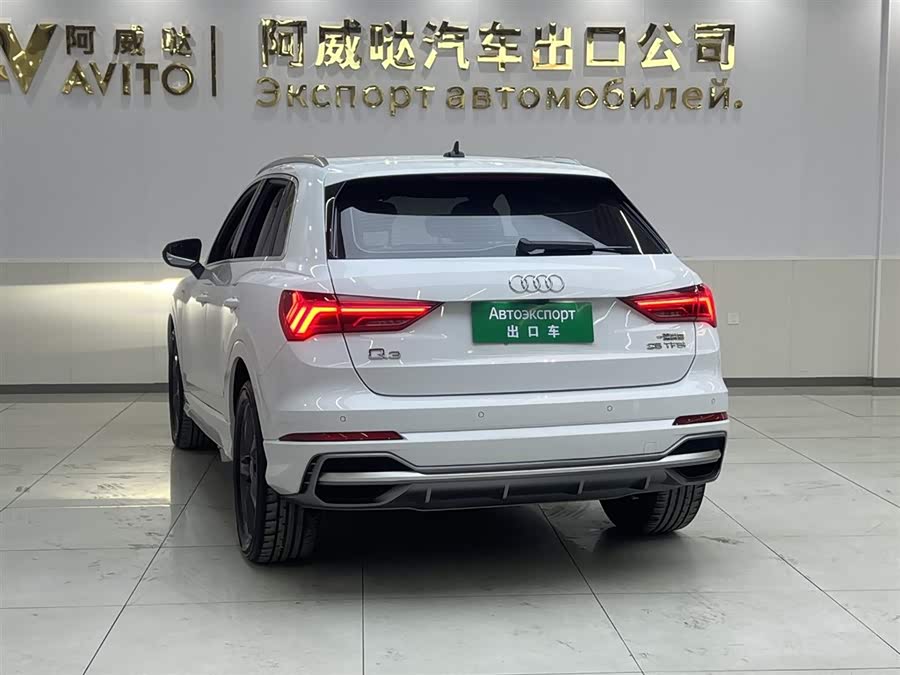 Audi Q3 2021 car image #8