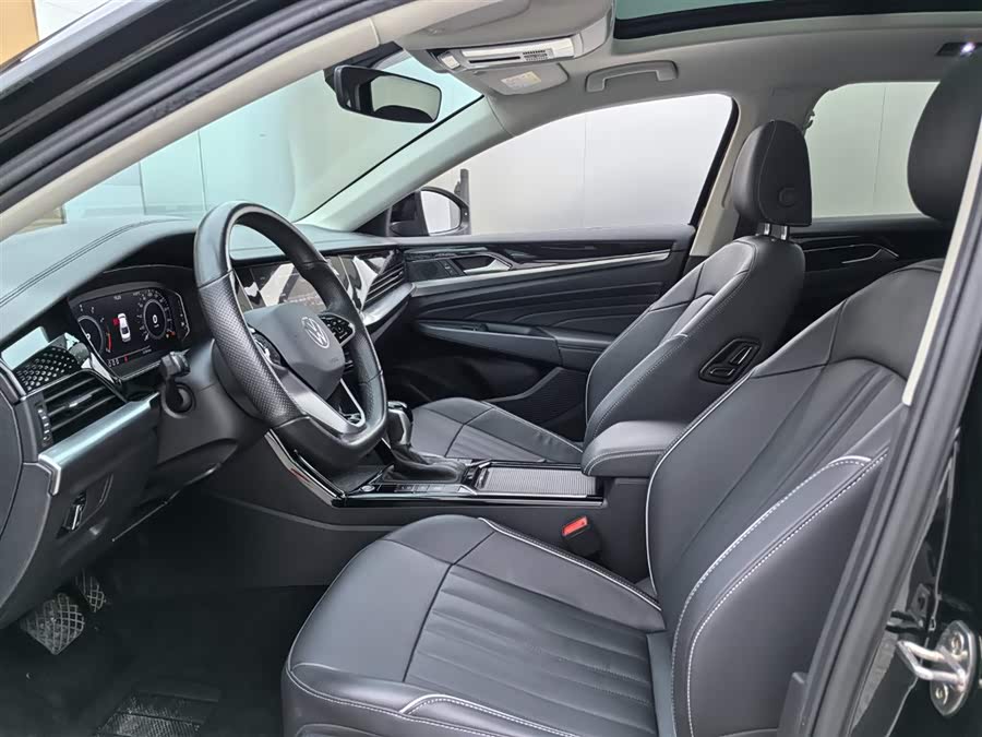 Volkswagen Passat 2023 car image #8