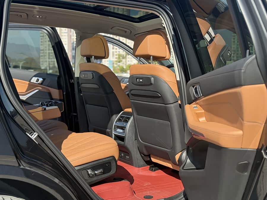 BMW X7 2023 immagine di auto #8