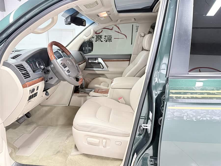 Toyota Land Cruiser 2014 car image #8