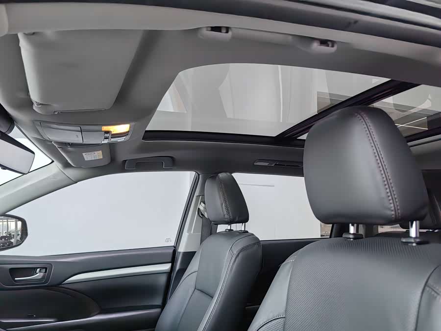 Toyota Highlander 2020 car image #8