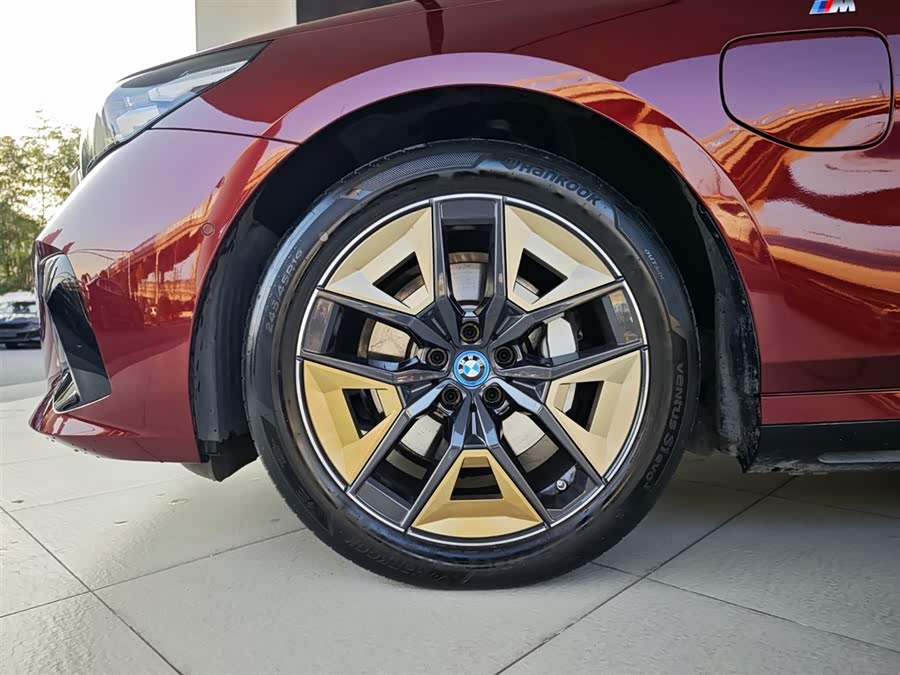 BMW i5 2024 car image #8