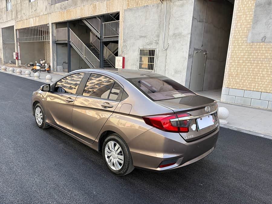 Honda Greiz 2015 car image #8