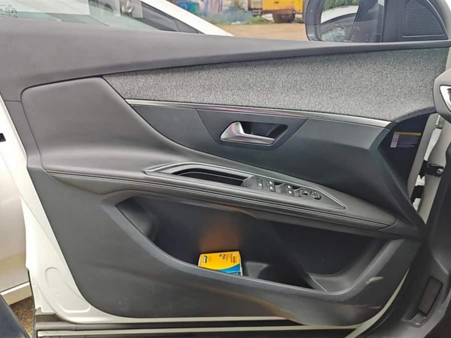 Peugeot 5008 2018 car image #8