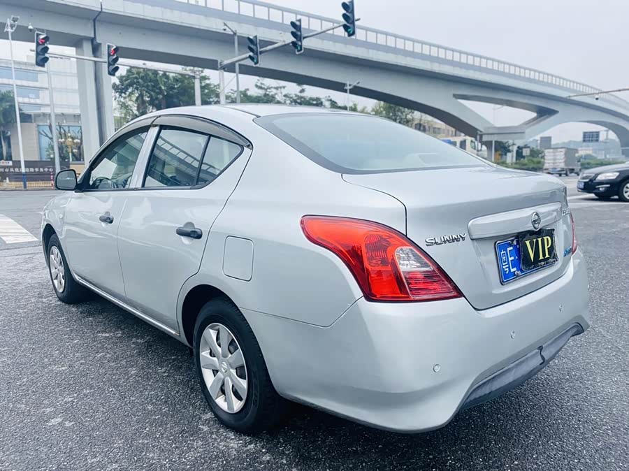 Nissan Sunny 2016 #8 Nissan Sunny 2016 car image #8