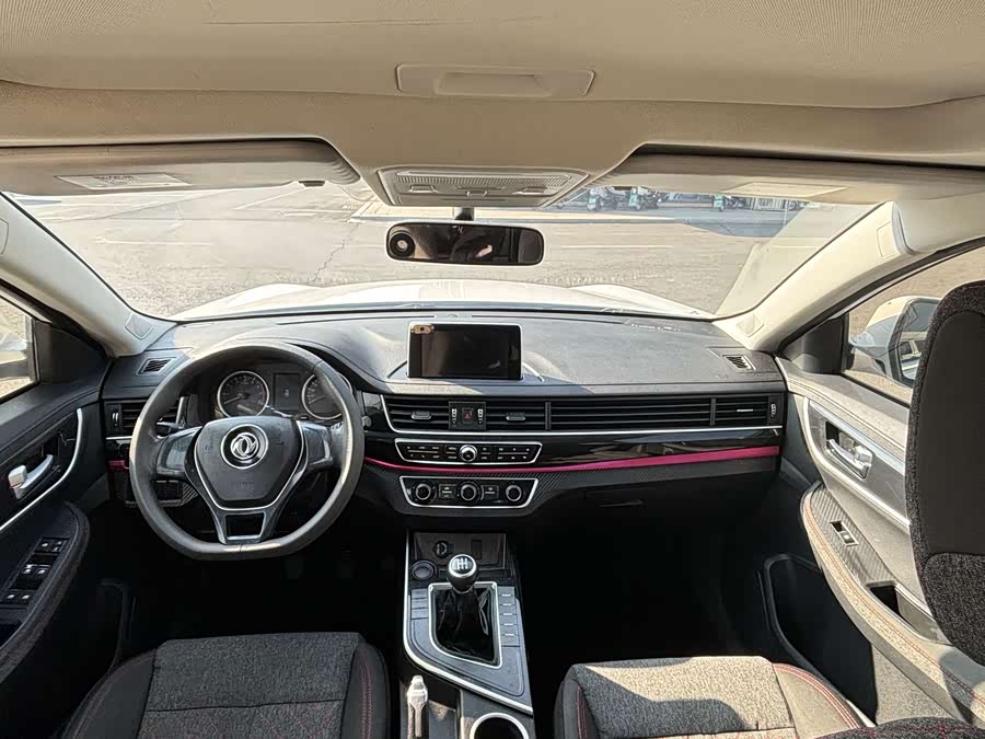 Forthing T5 2020 #8 Forthing T5 2020 imagem de carro #8