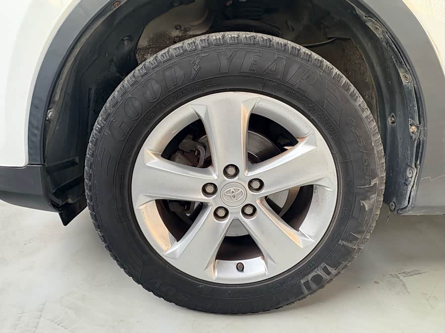 Toyota RAV4 2015 car image #8
