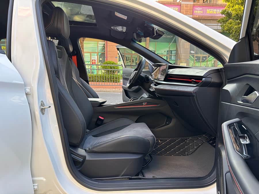 GEELY Binray 2022 immagine di auto #8