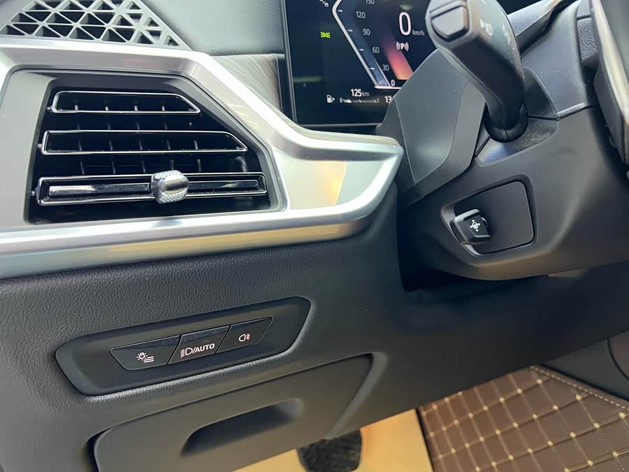 BMW X5 2023 car image #8