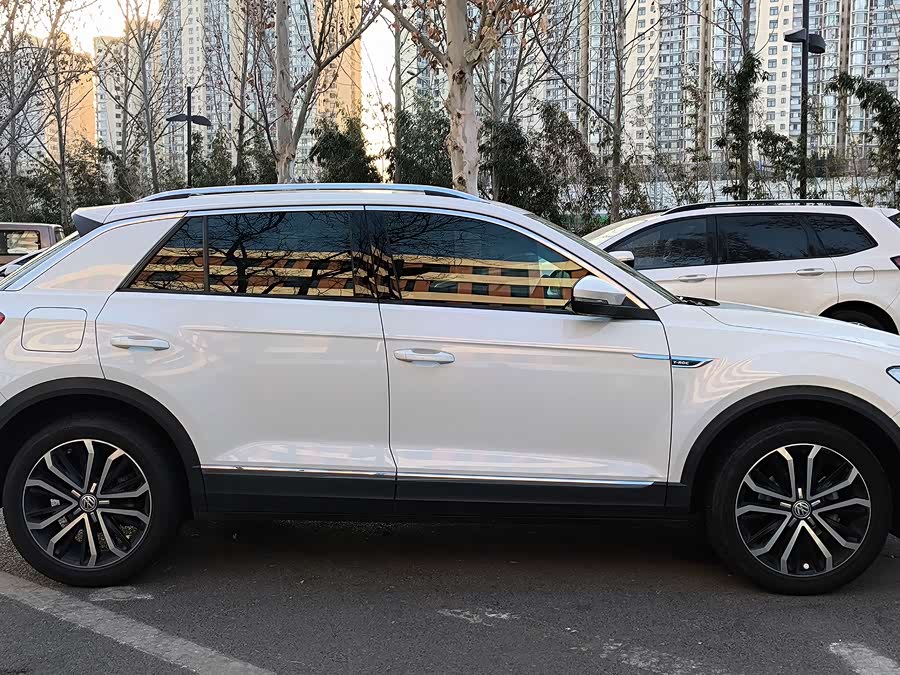 Volkswagen T-Roc 2019 car image #8