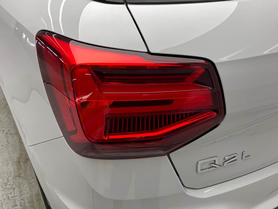 Audi Q2L 2023 car image #8