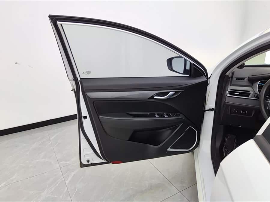 GEELY Emgrand 2021 car image #8