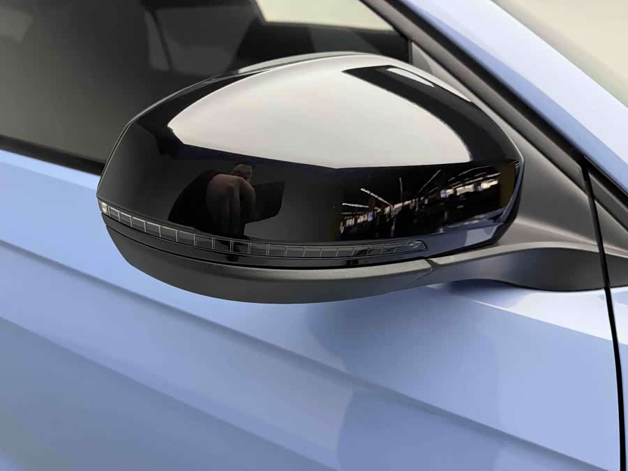 Volkswagen Tharu 2024 car image #8