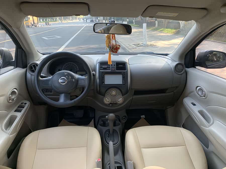 Nissan Sunny 2013 immagine di auto #8