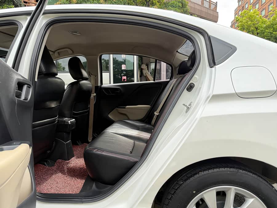 Honda Greiz 2018 car image #8