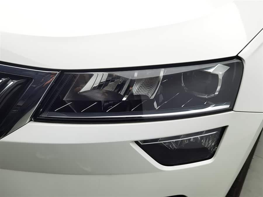 Skoda Karoq 2018 изображение автомобиля #8