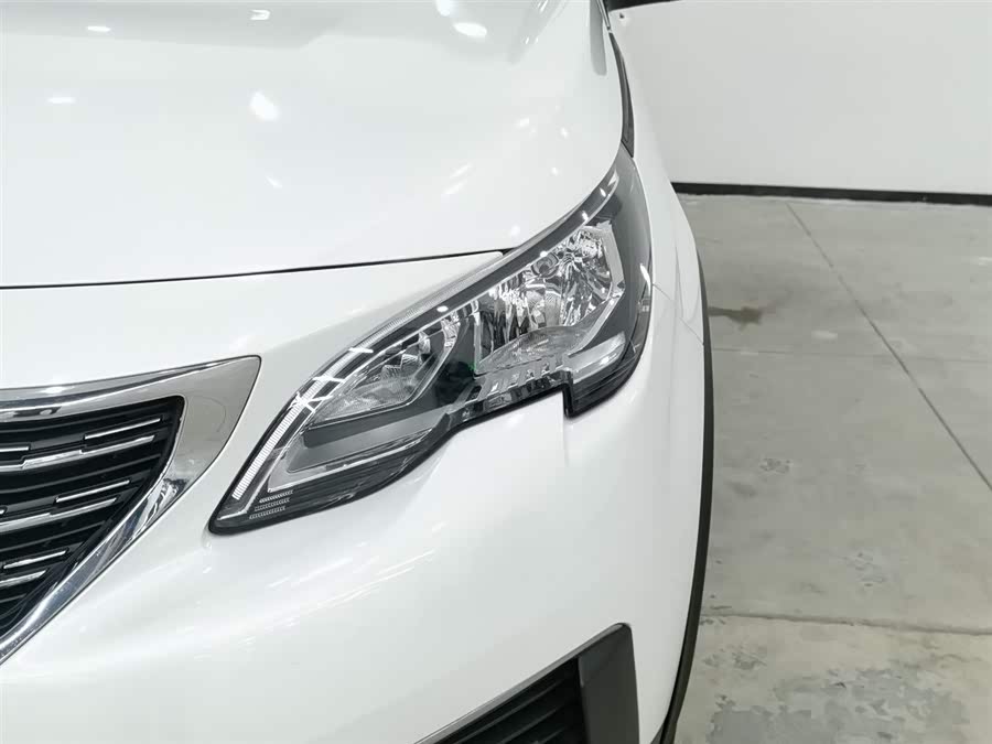 Peugeot 5008 2020 car image #8