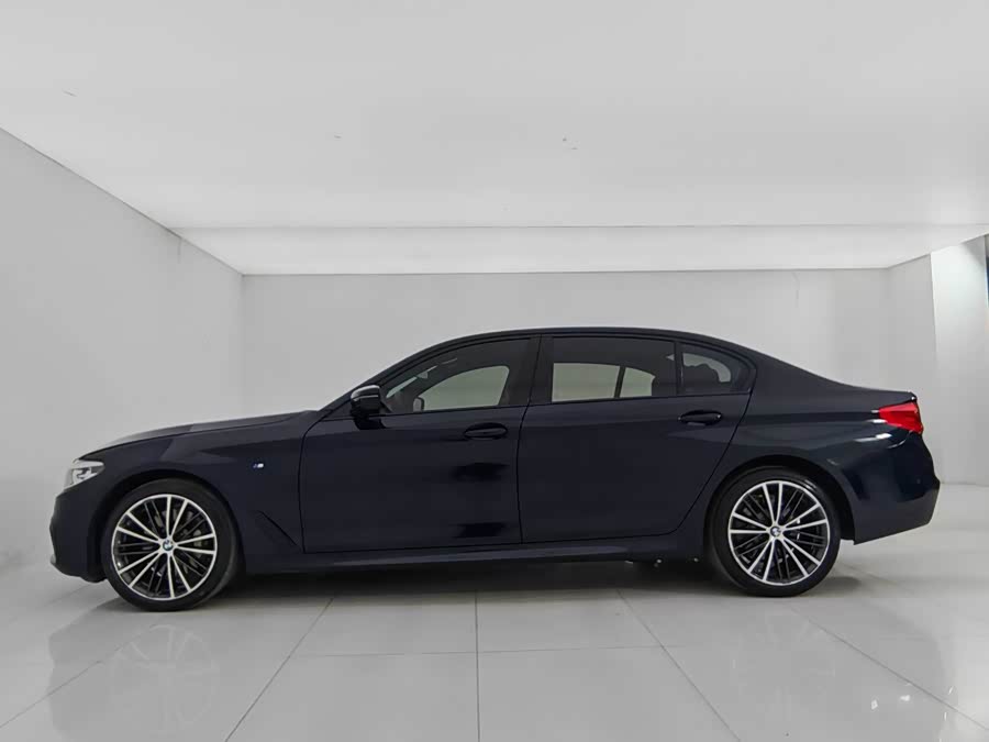 BMW 5 Series 2019 #8 BMW 5 Series 2019 car image #8