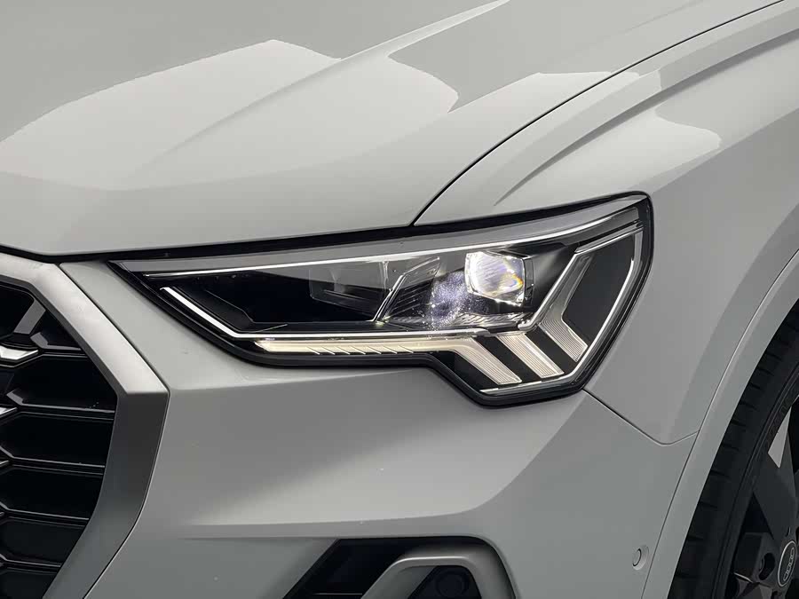 Audi Q3 2022 imagem de carro #8