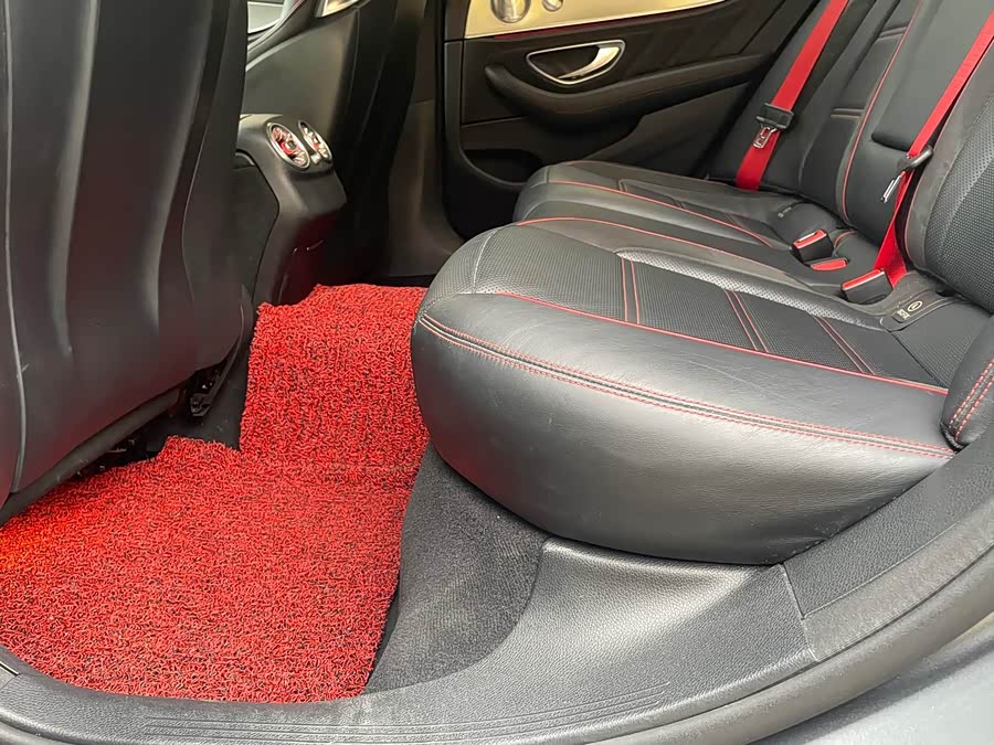 Mercedes-Benz E AMG 2018 immagine di auto #8