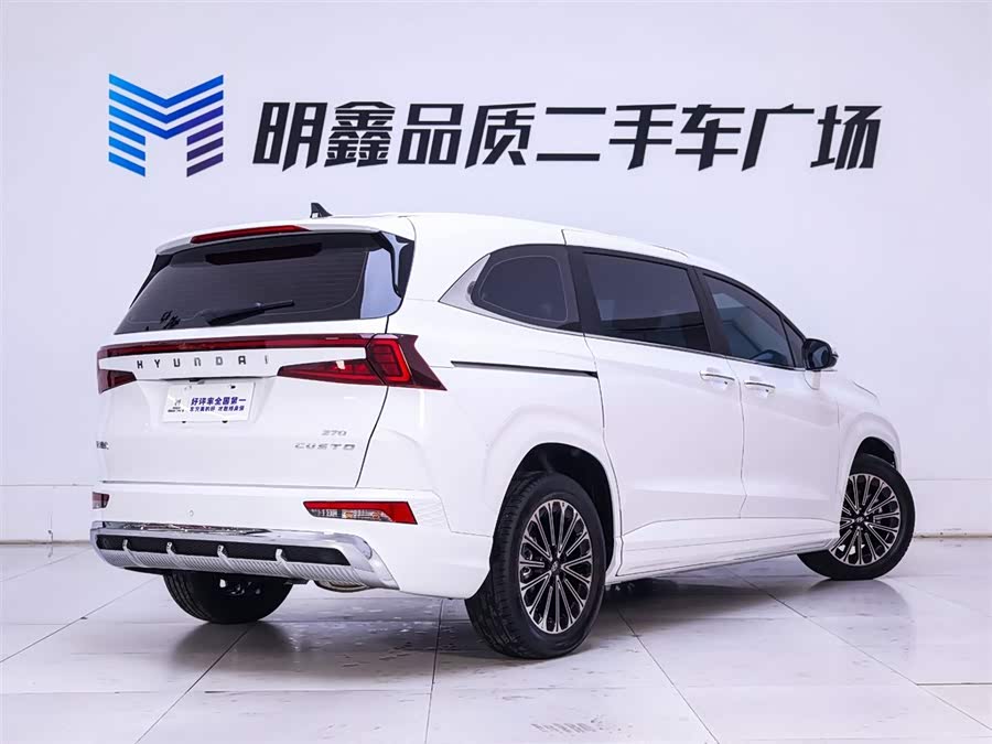 Hyundai Custo 2025 car image #8