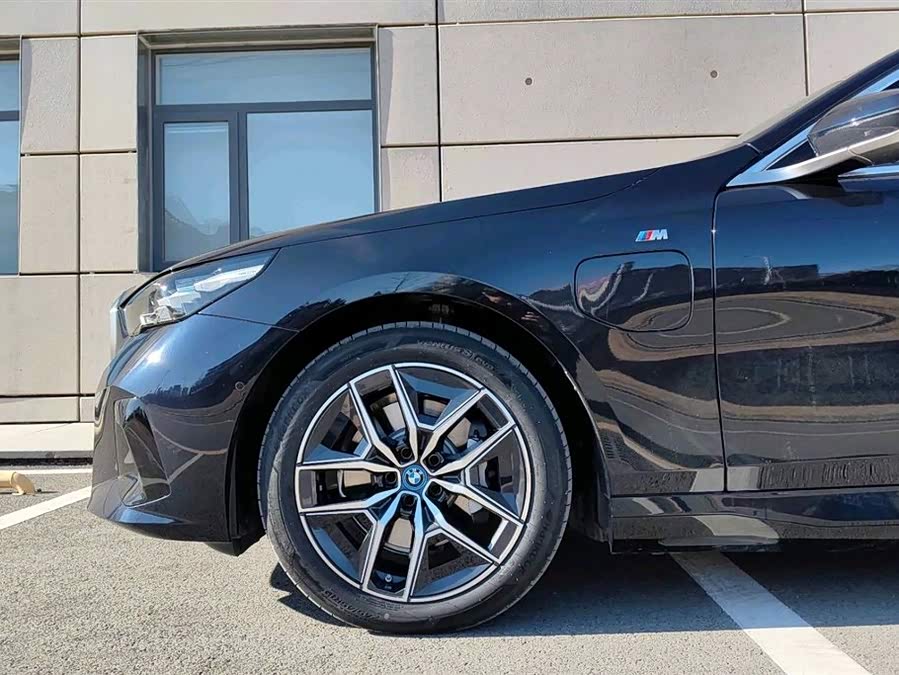 BMW i5 2025 immagine di auto #8