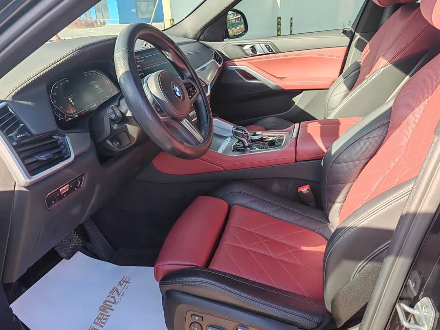 BMW X6 2023 car image #8