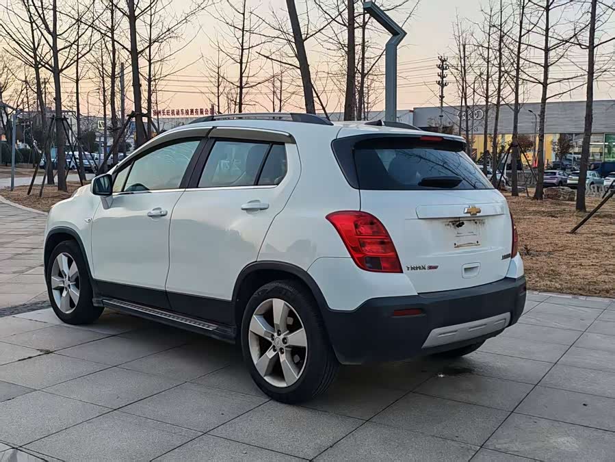 Chevrolet Tracker 2015 #8 Chevrolet Tracker 2015 car image #8