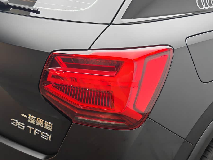 Audi Q2L 2023 car image #8