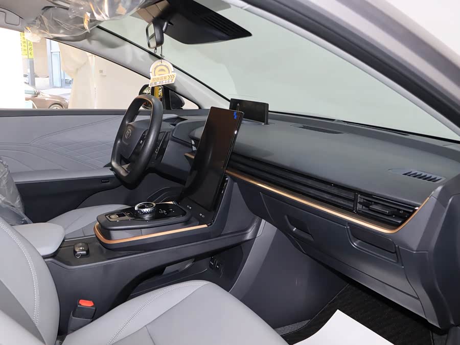 Toyota bZ3 2025 immagine di auto #8