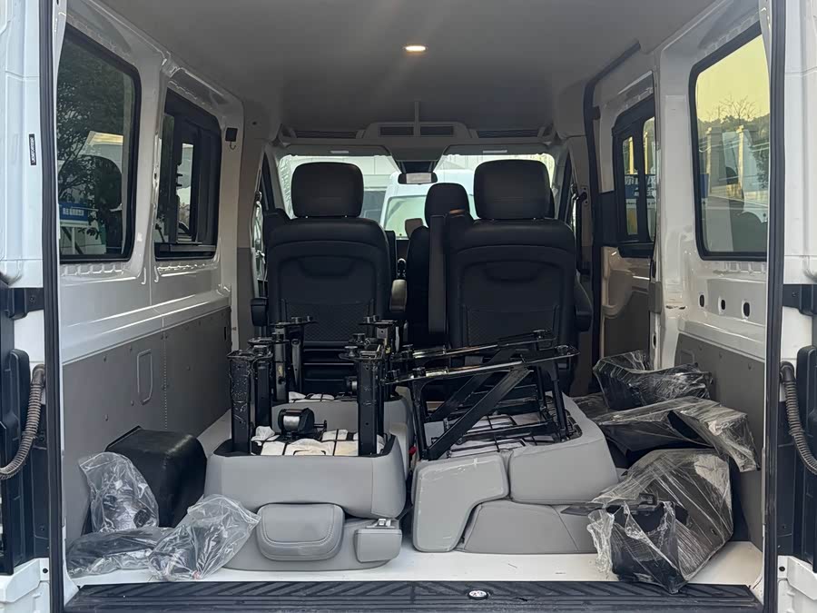 Ford Transit T8 2024 car image #8