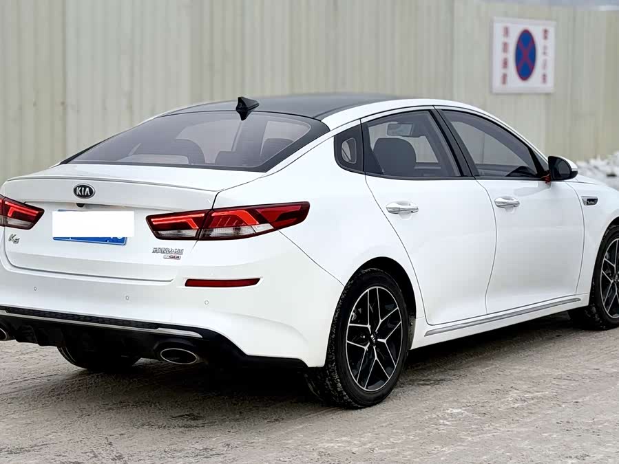 Kia K5 2019 car image #8