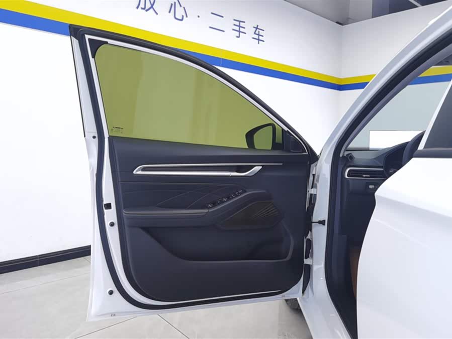 GEELY Emgrand 2025 #8 GEELY Emgrand 2025 car image #8