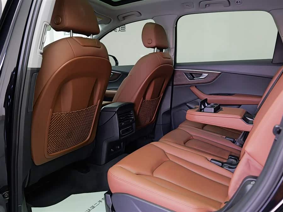 Audi Q7 2022 car image #8