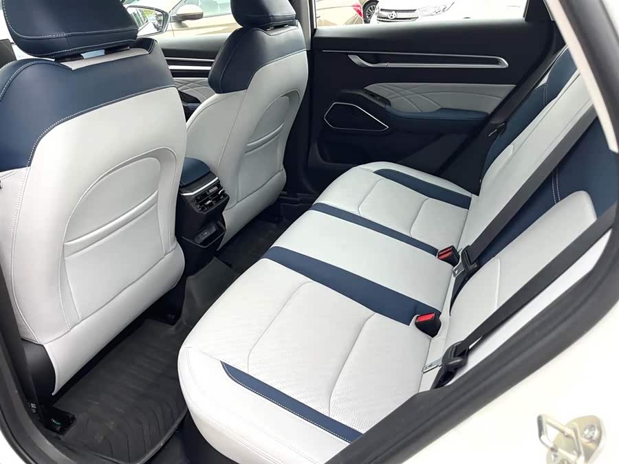 GEELY Emgrand 2022 car image #8