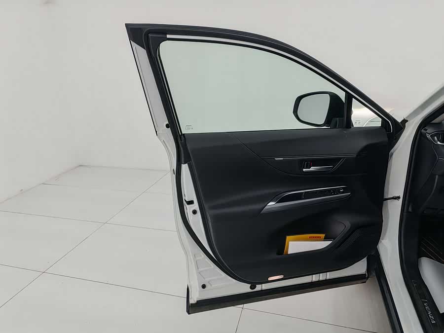 Toyota Venza 2024 immagine di auto #8