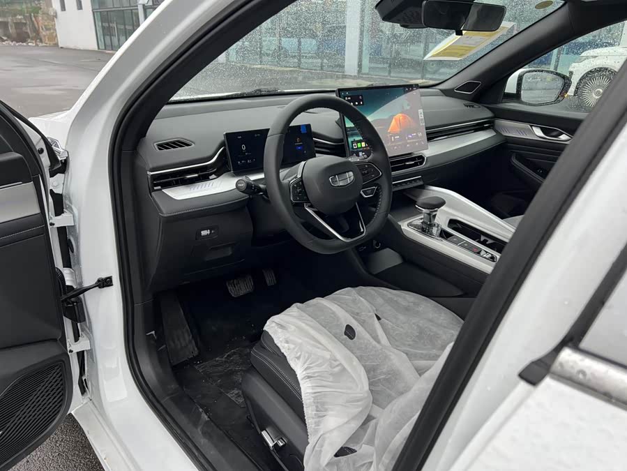 GEELY Preface 2025 #8 GEELY Preface 2025 car image #8