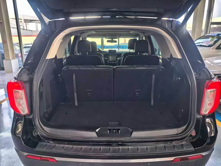 Ford Explorer 2021 car image #8