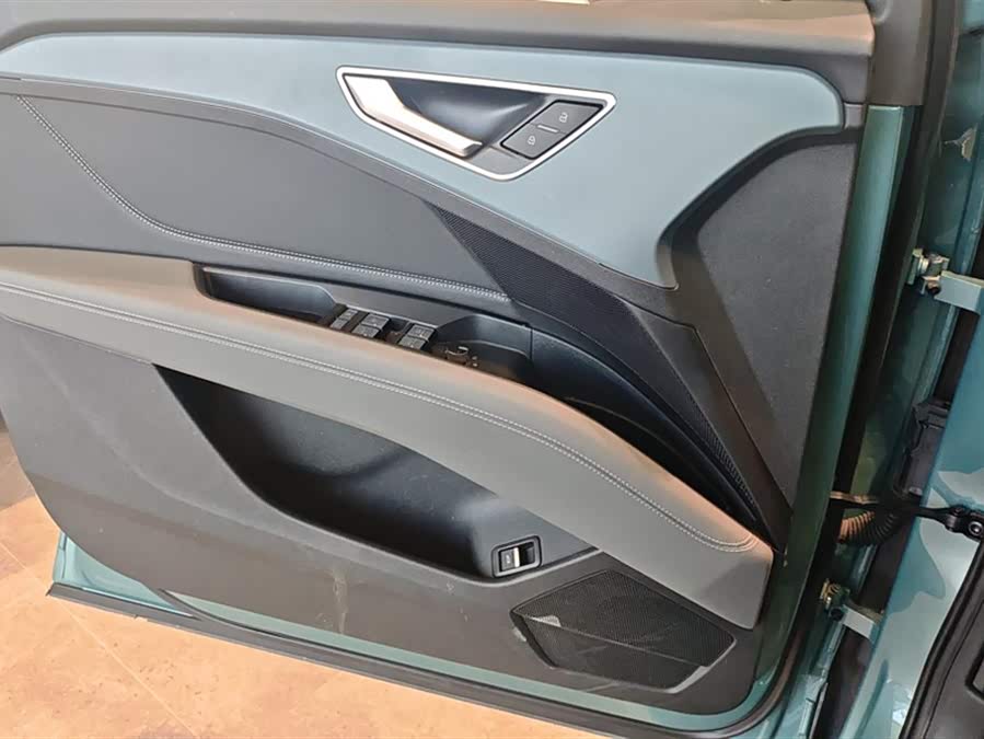 Audi Q5 e-tron 2023 immagine di auto #8