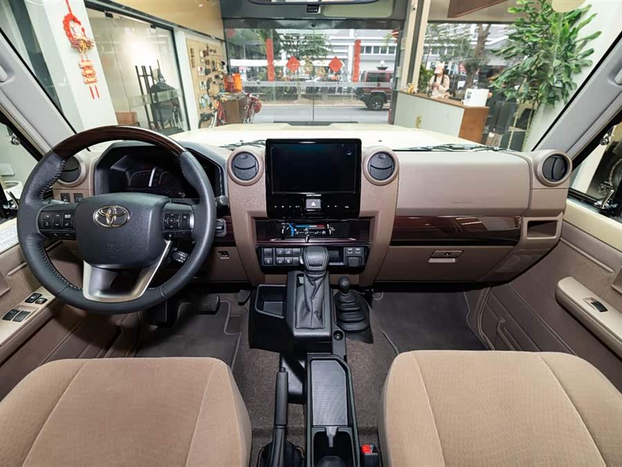 Toyota 2025 car image #8