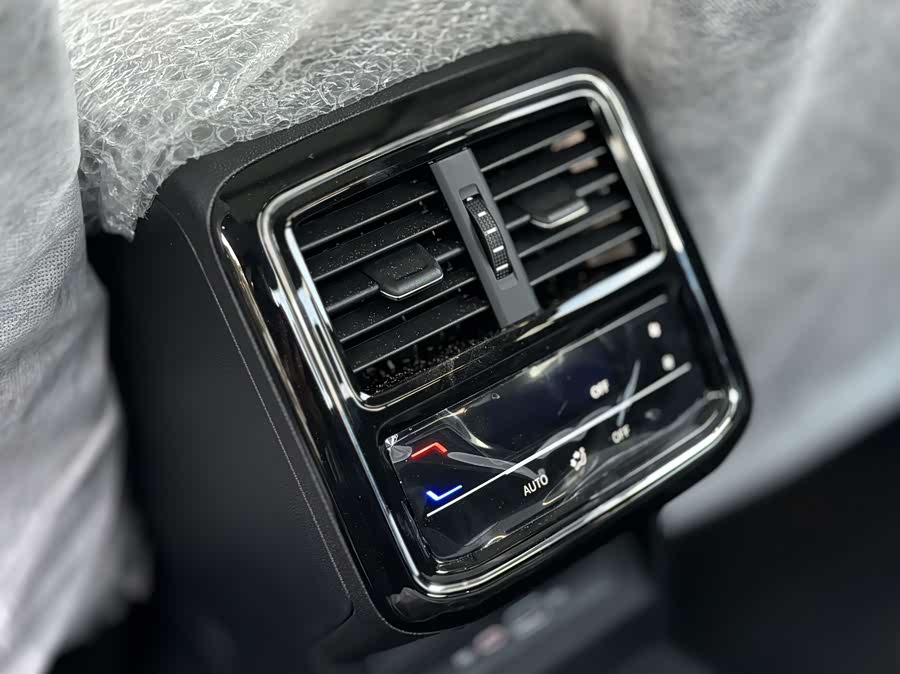 Volkswagen Passat 2025 immagine di auto #8